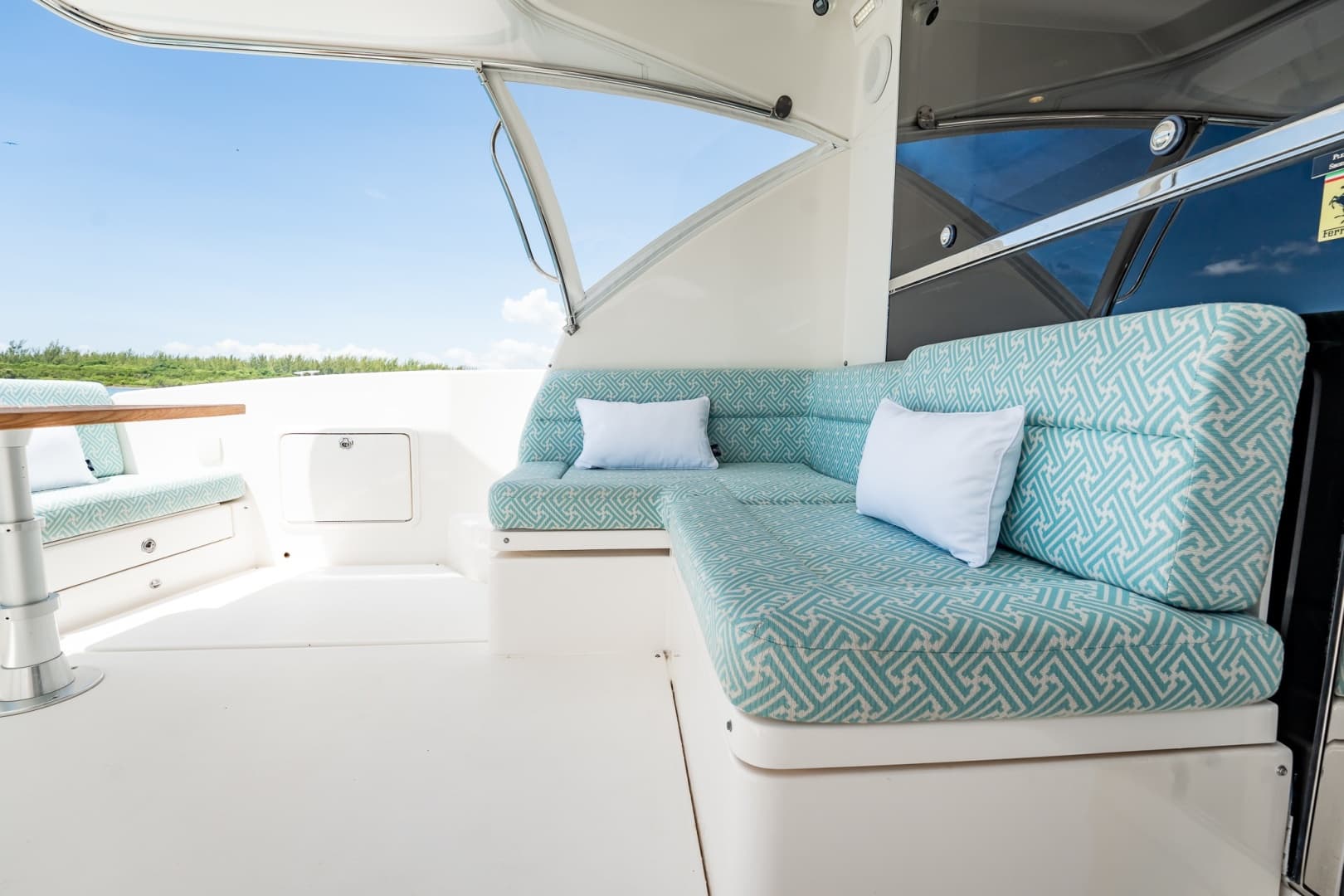 2016 Riviera 5000 Sport Yacht