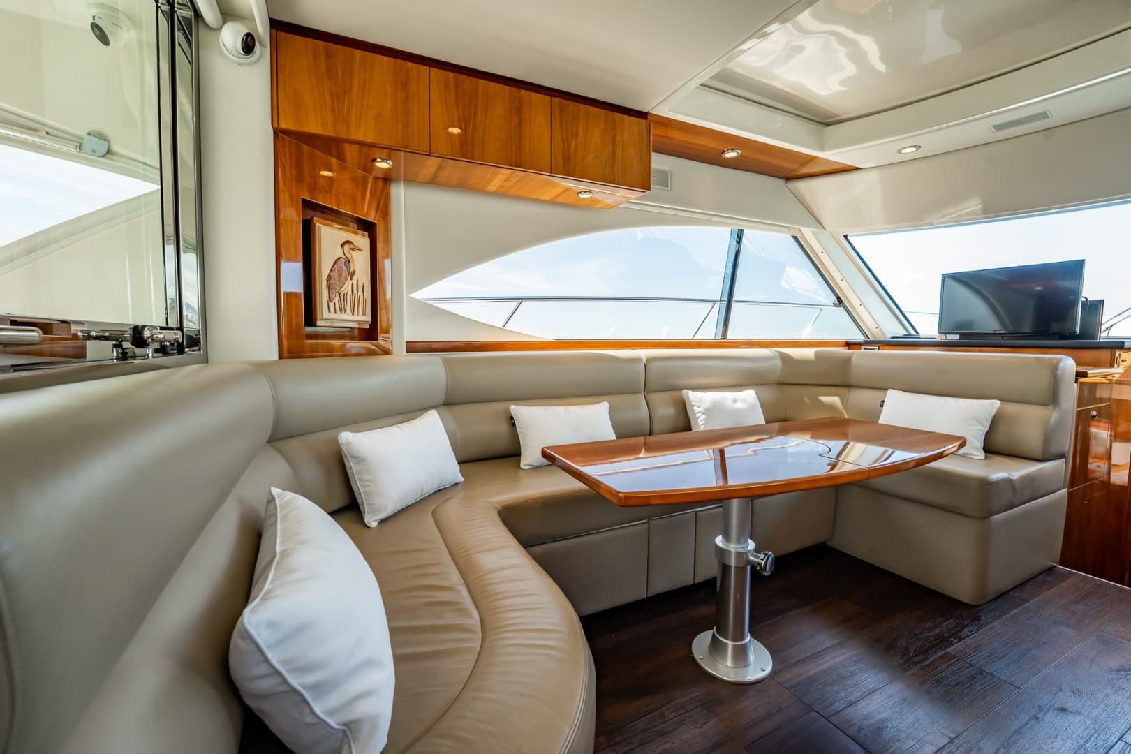 2016 Riviera 5000 Sport Yacht