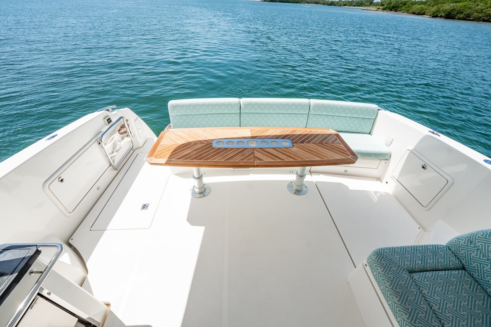 2016 Riviera 5000 Sport Yacht