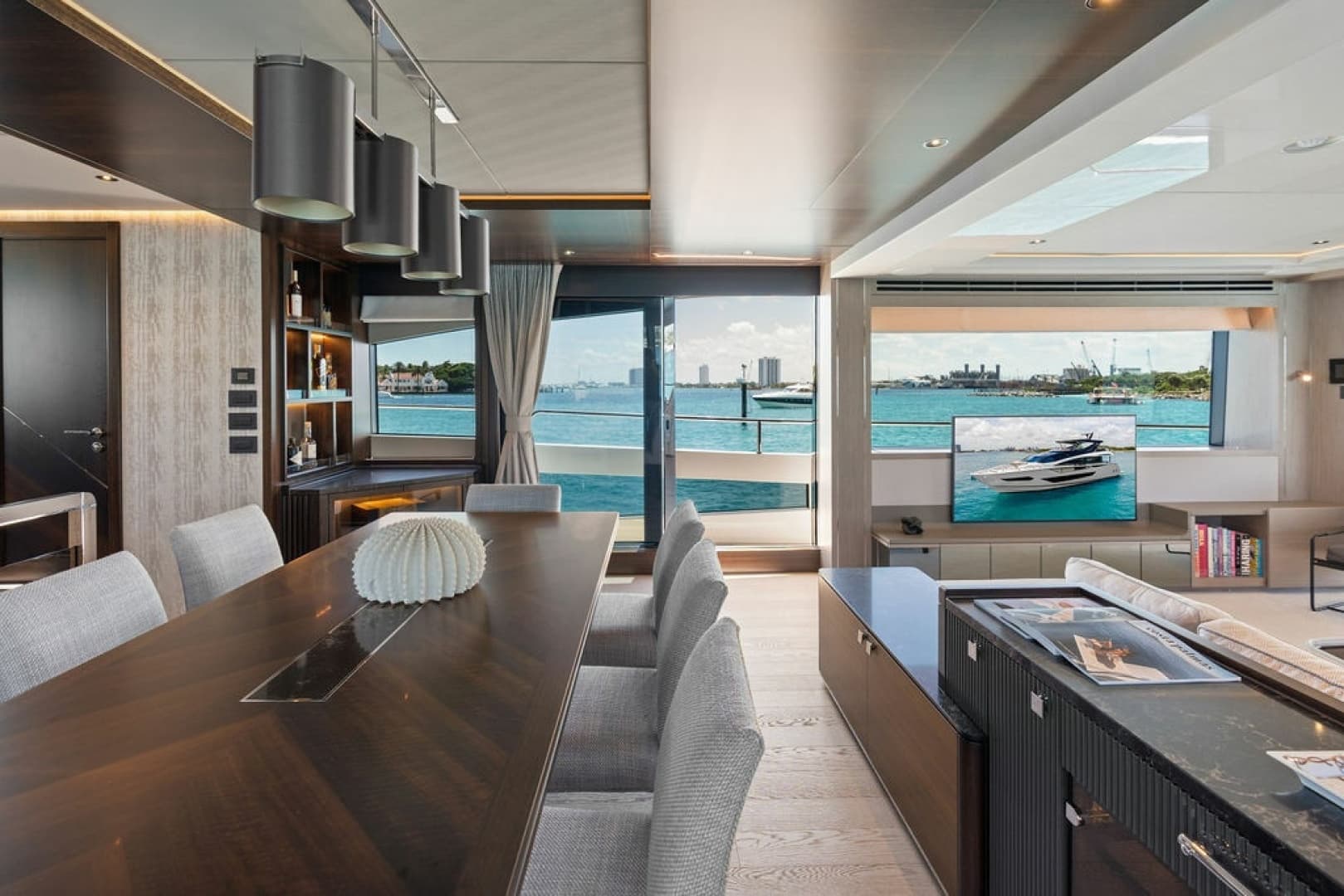 2026 Sunseeker 88 Yacht