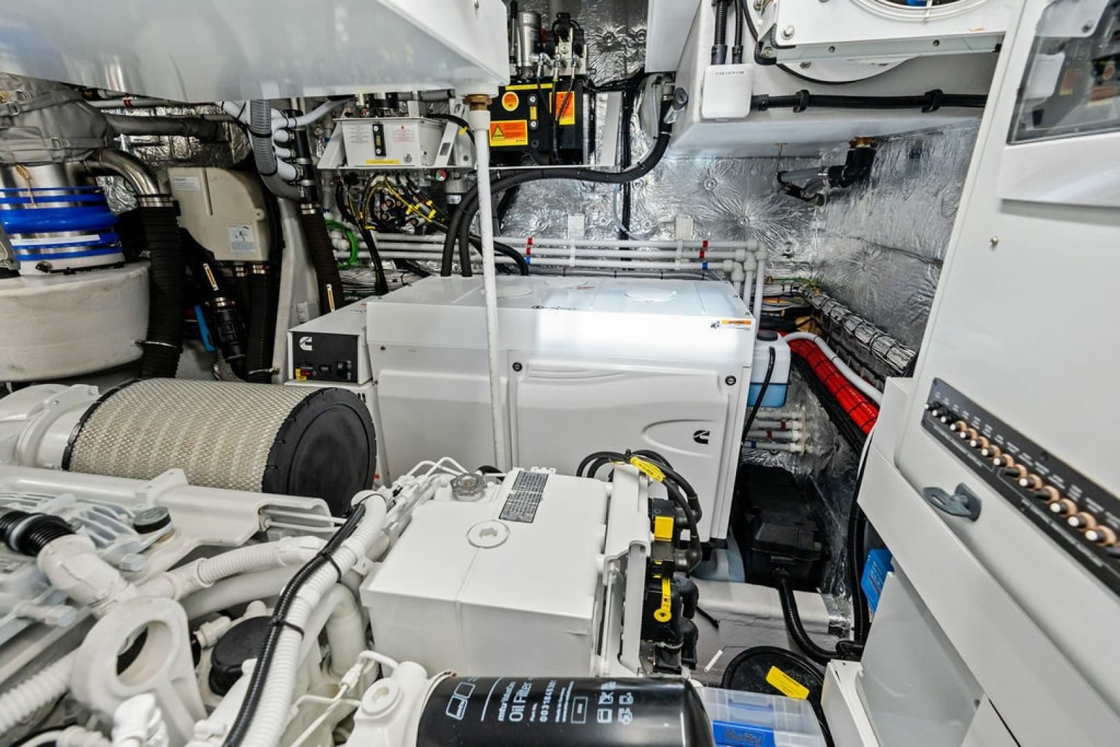 2026 Sunseeker 88 Yacht