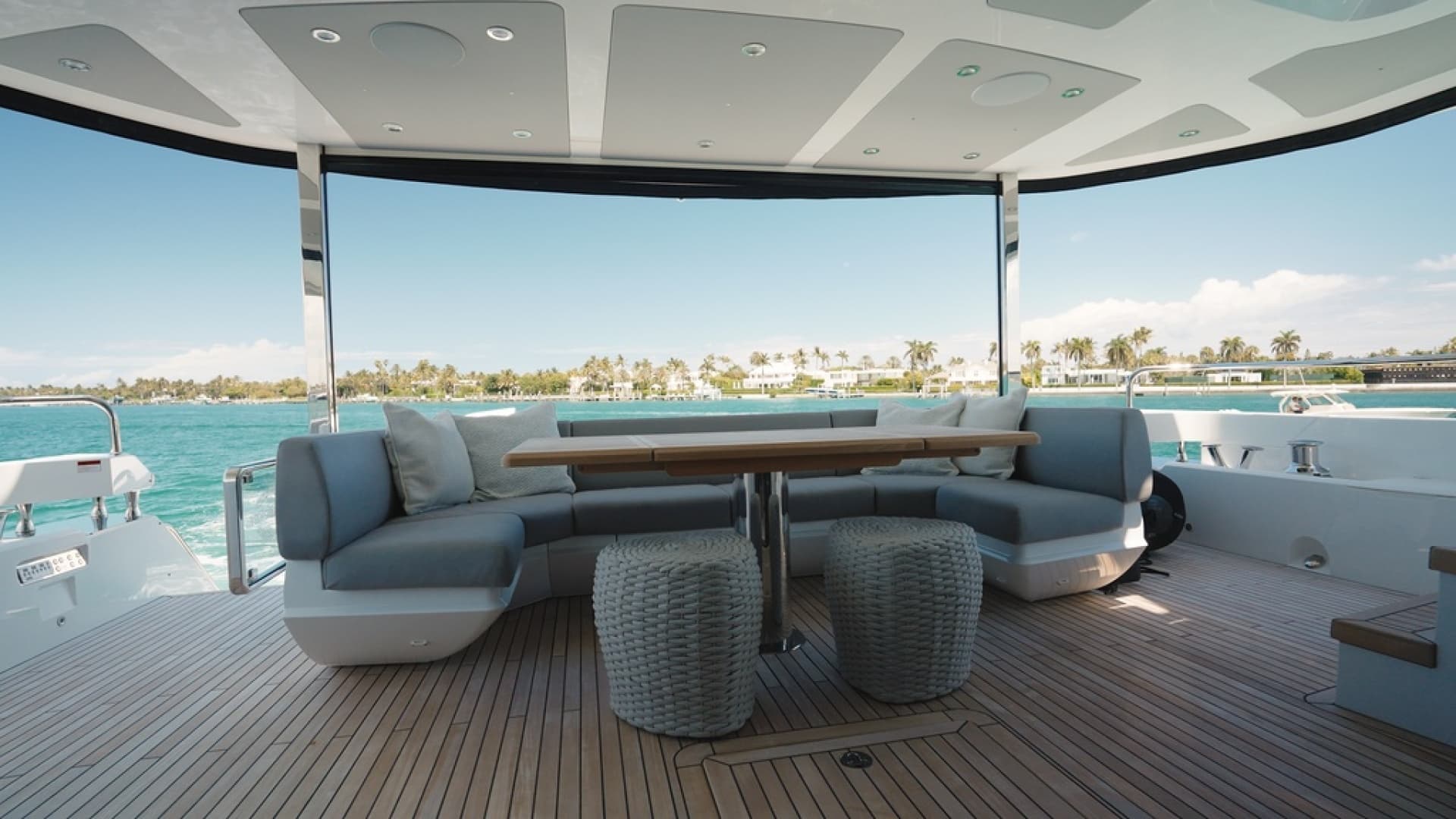 2026 Sunseeker 88 Yacht