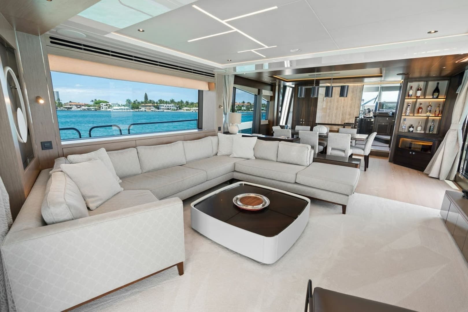 2026 Sunseeker 88 Yacht