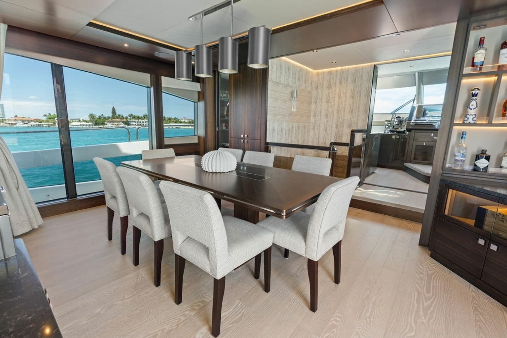 2026 Sunseeker 88 Yacht