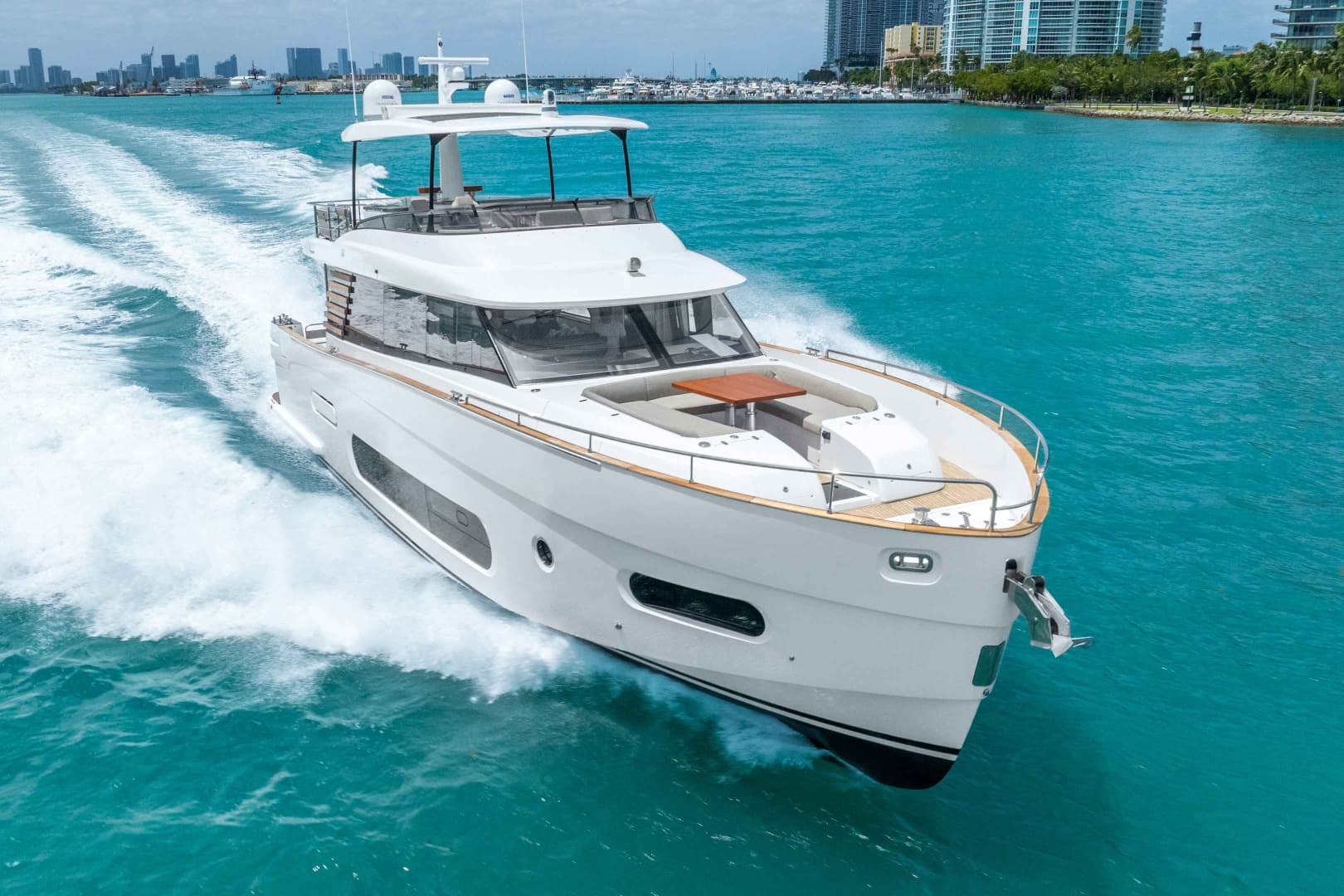 2023 Azimut Magellano 66