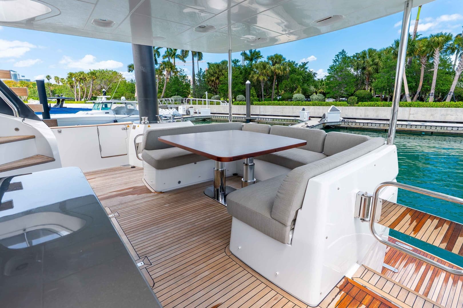 2023 Azimut Magellano 66