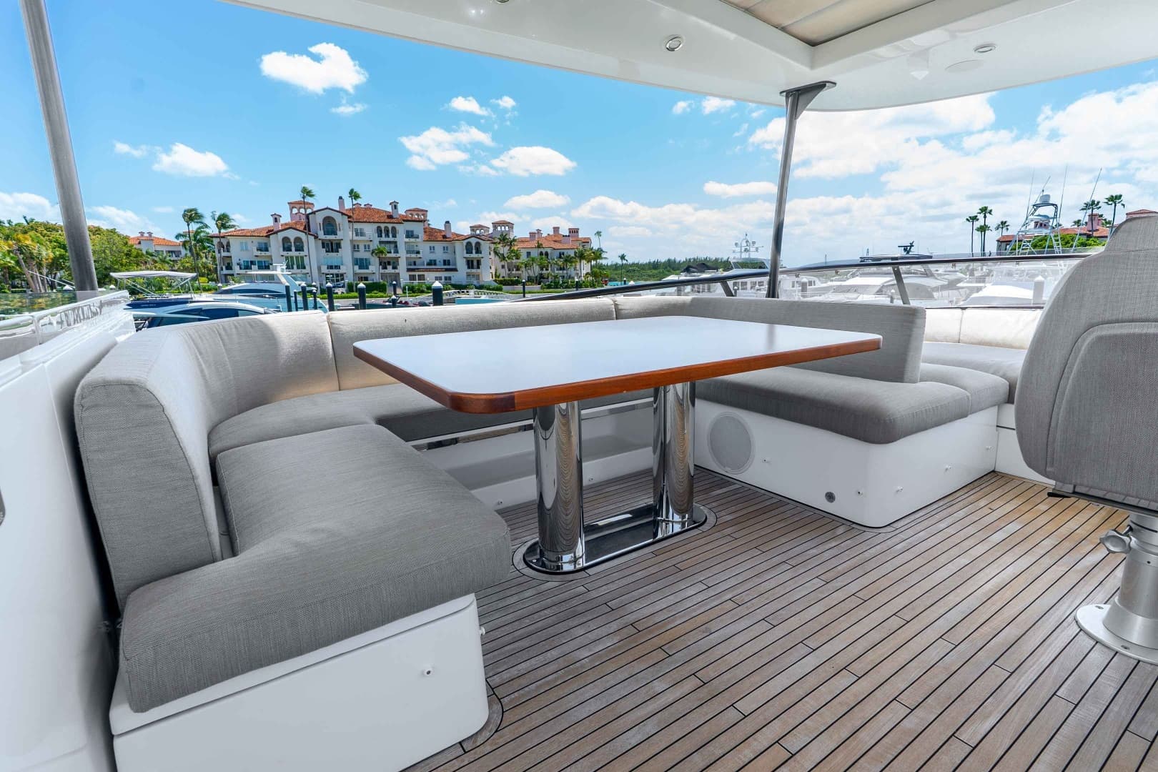 2023 Azimut Magellano 66