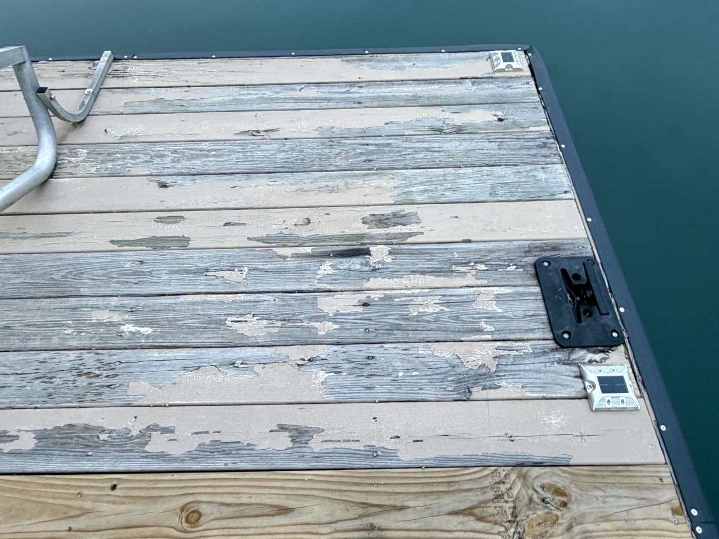 2002 Custom 23 x 31 Floating Cabin - Approx 729sqft
