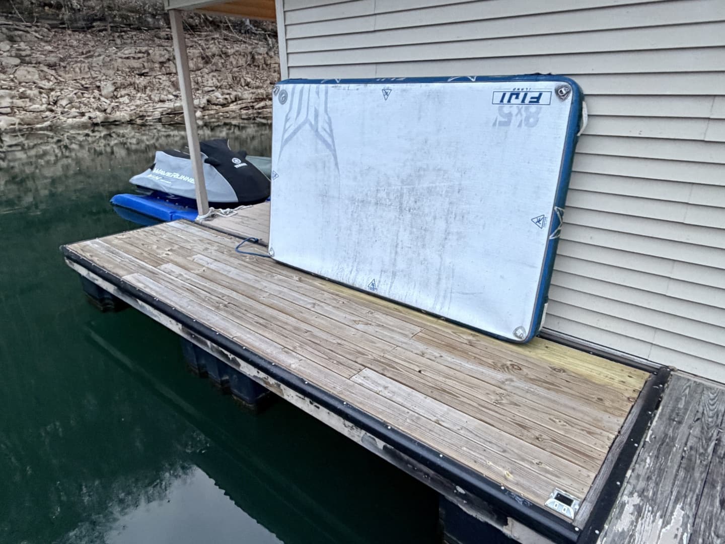 2002 Custom 23 x 31 Floating Cabin - Approx 729sqft
