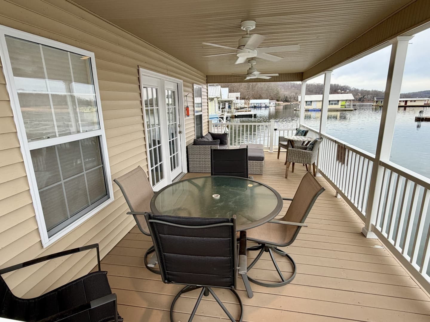 2002 Custom 23 x 31 Floating Cabin - Approx 729sqft