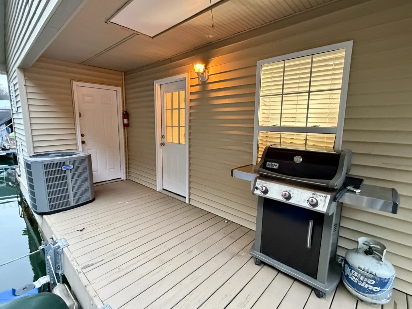 2002 Custom 23 x 31 Floating Cabin - Approx 729sqft