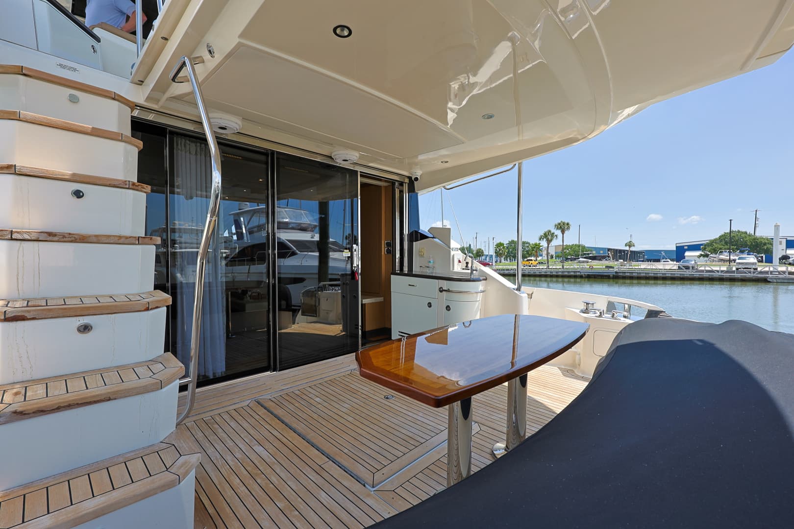 2017 Sea Ray L650 Fly