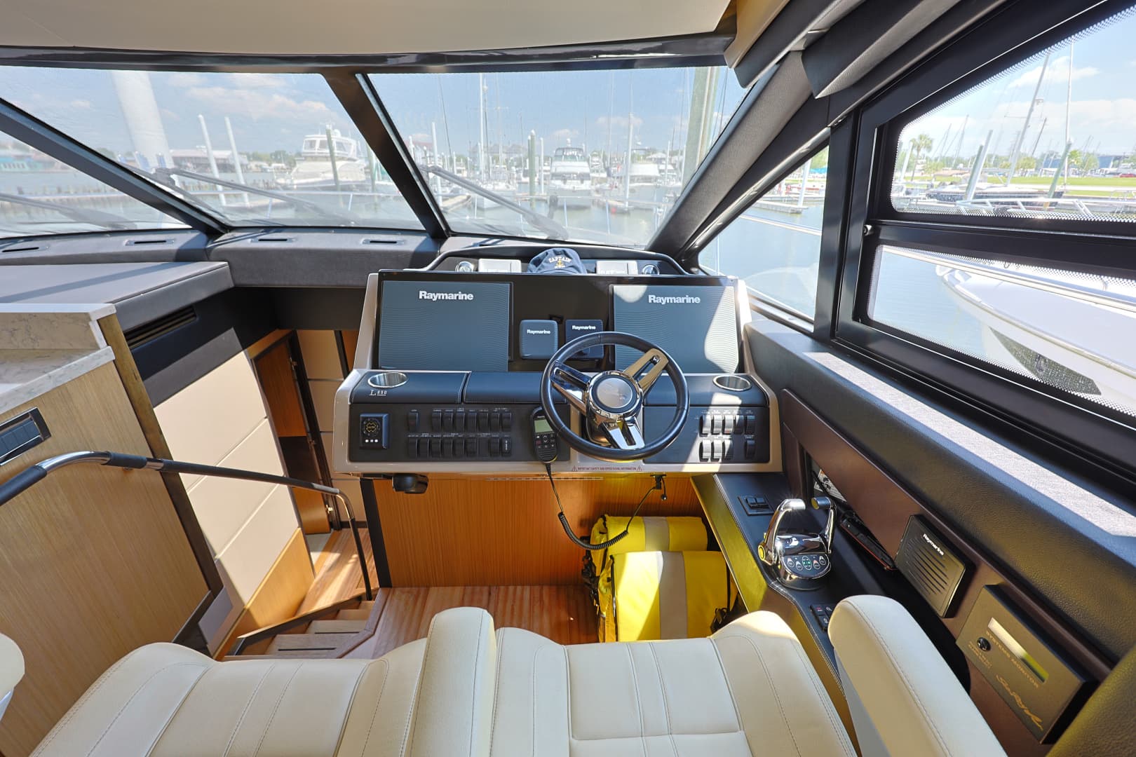 2017 Sea Ray L650 Fly