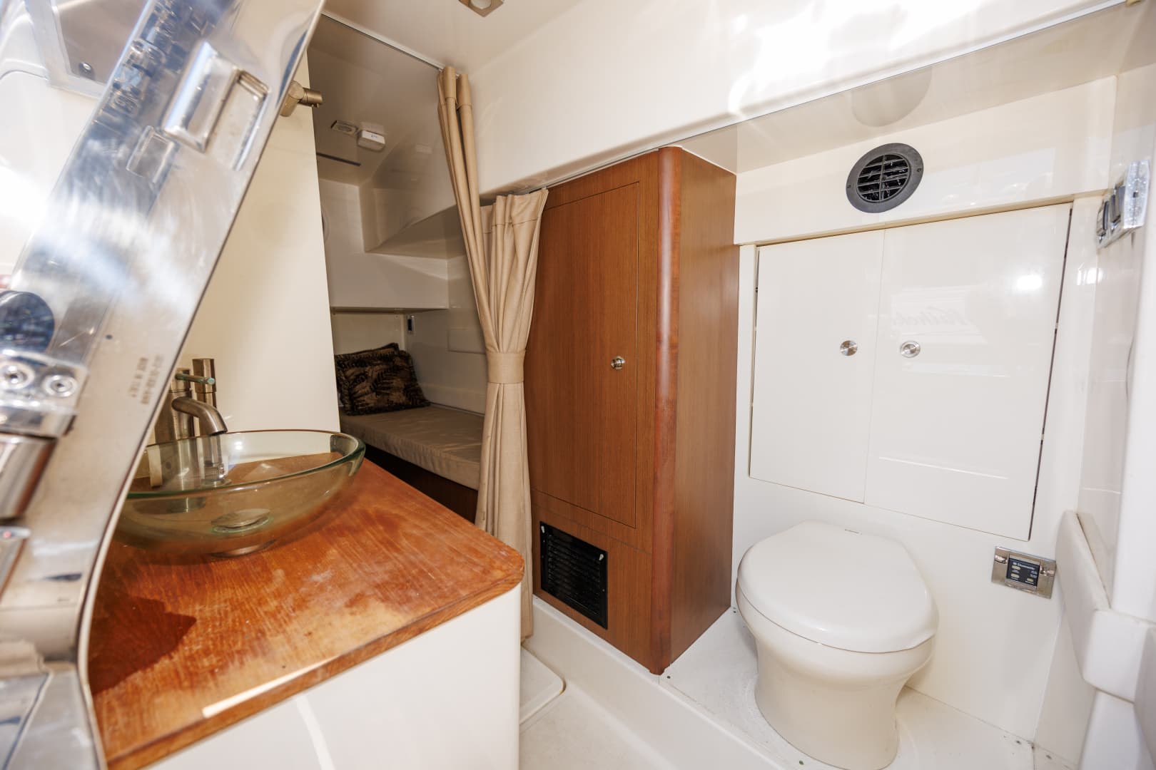 2017 Sea Ray L650 Fly