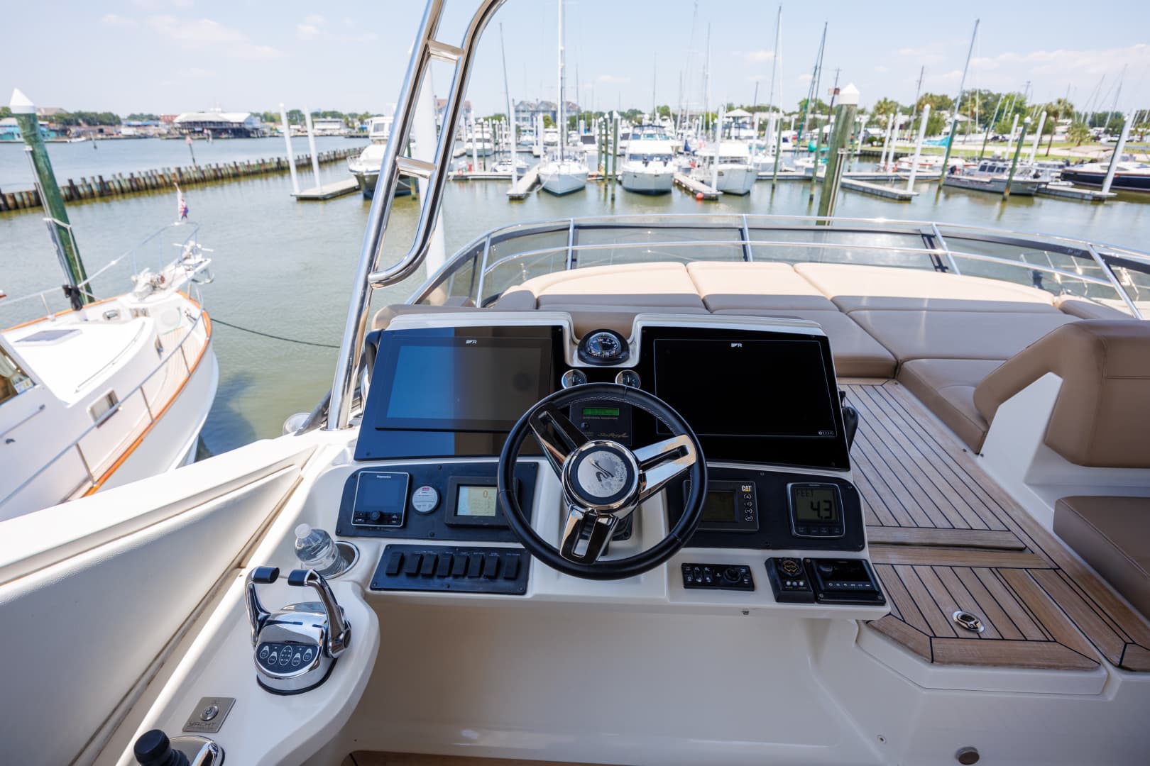 2017 Sea Ray L650 Fly