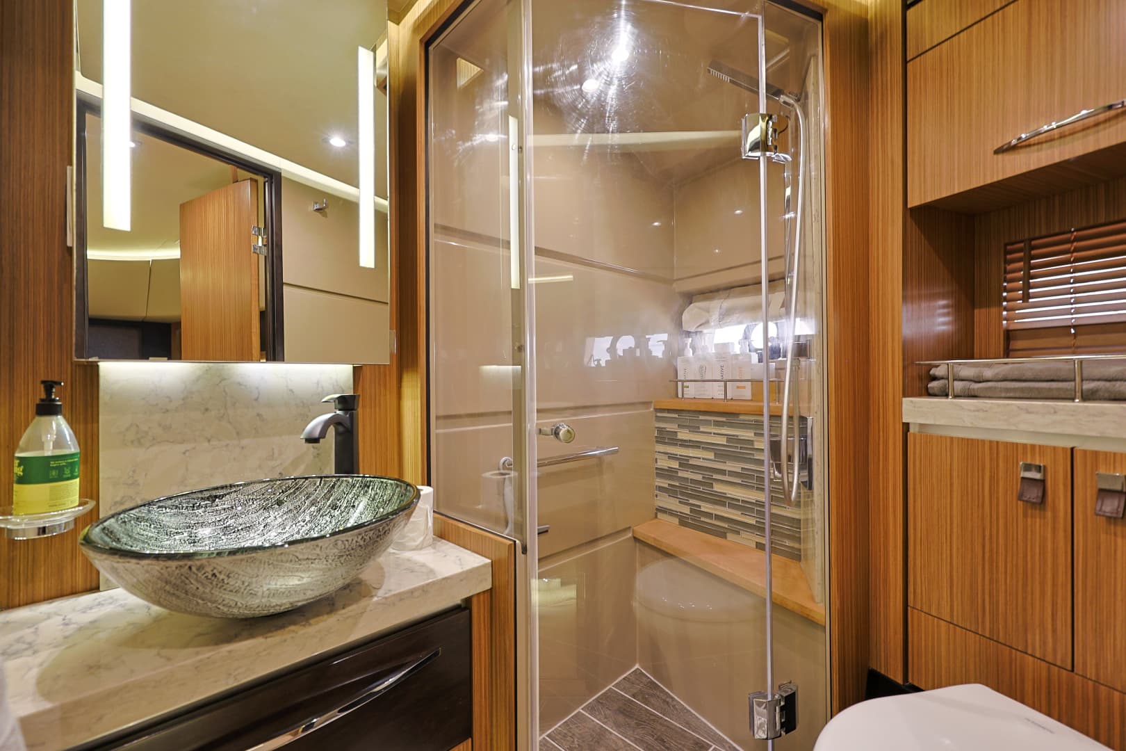 2017 Sea Ray L650 Fly
