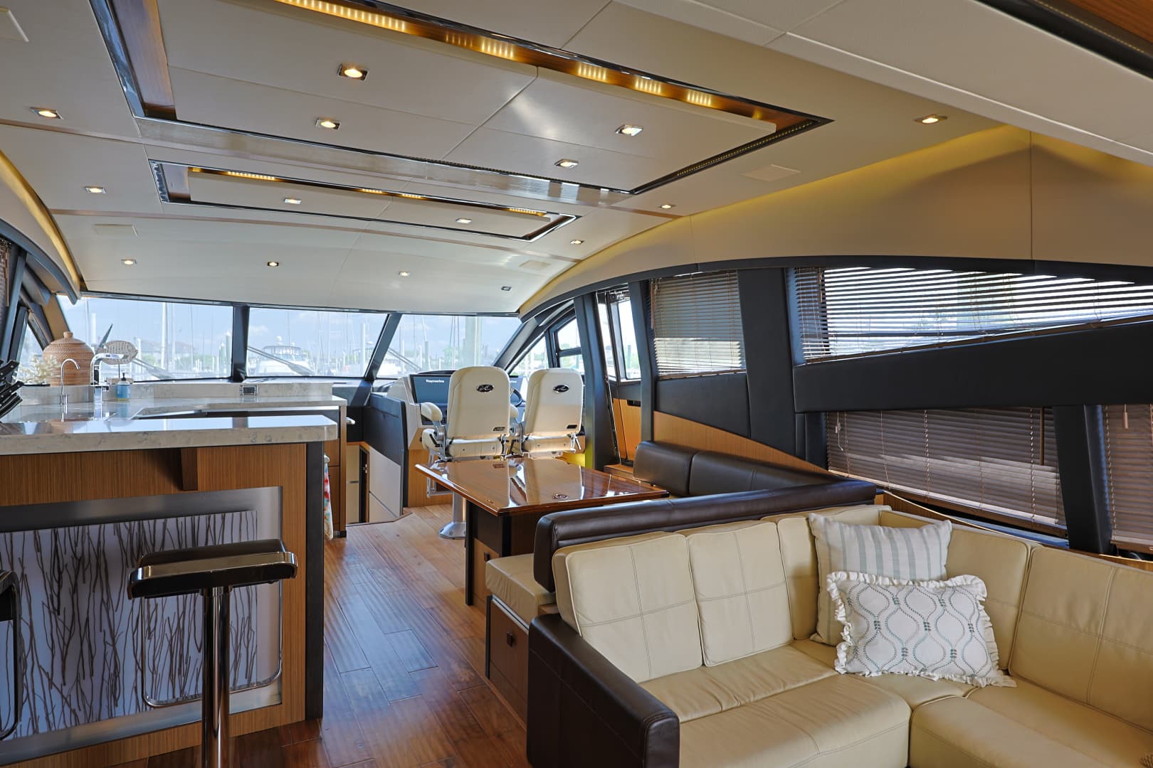 2017 Sea Ray L650 Fly