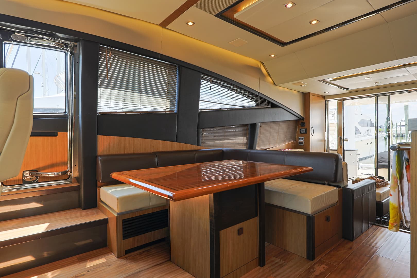 2017 Sea Ray L650 Fly