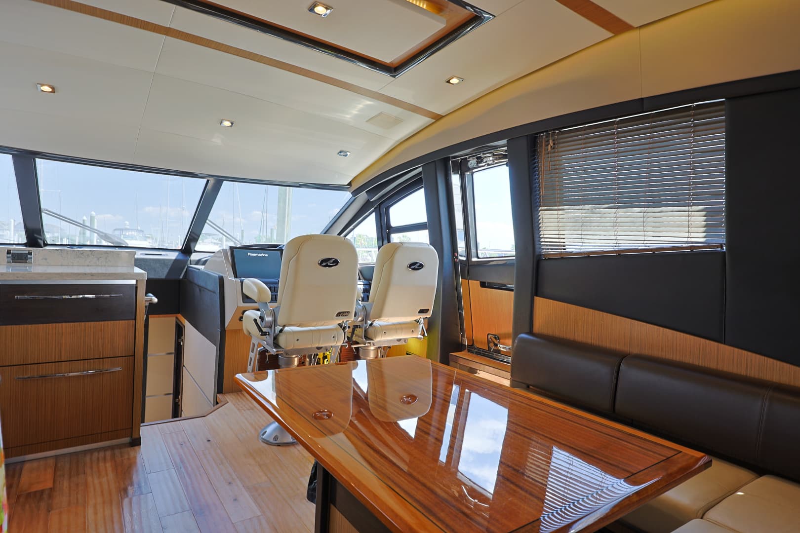 2017 Sea Ray L650 Fly