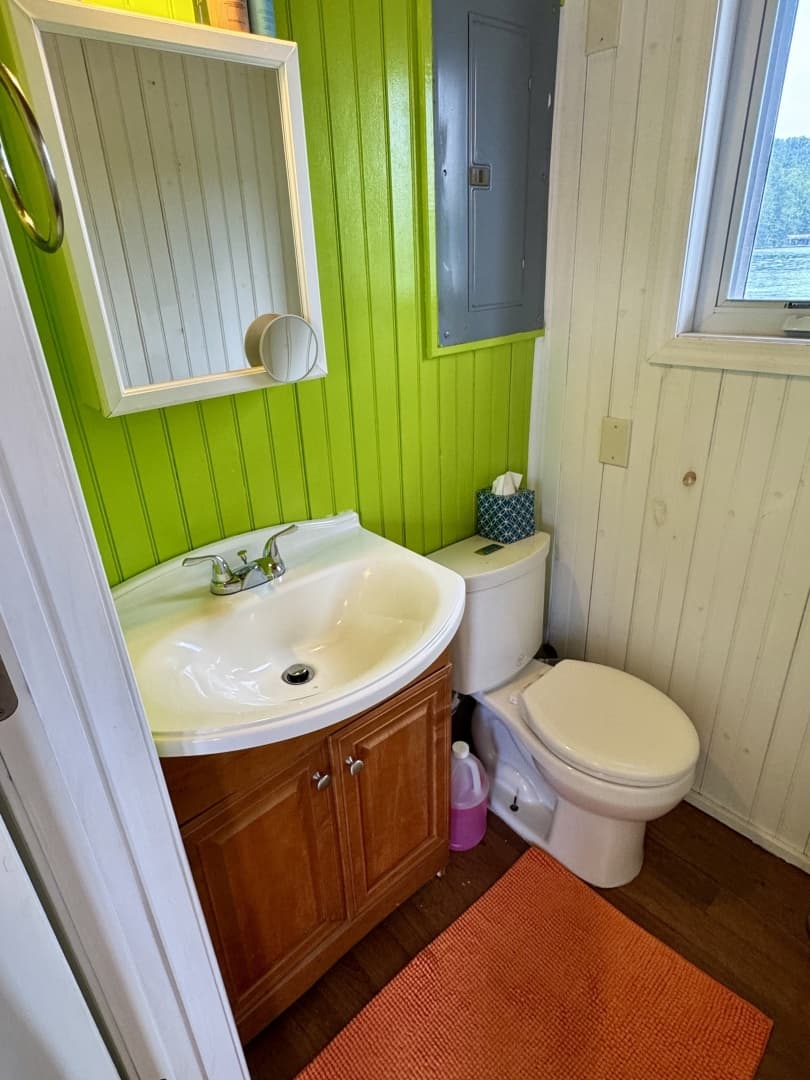 2008 Custom 13 x 29 Floating Cabin Approx 377sqft