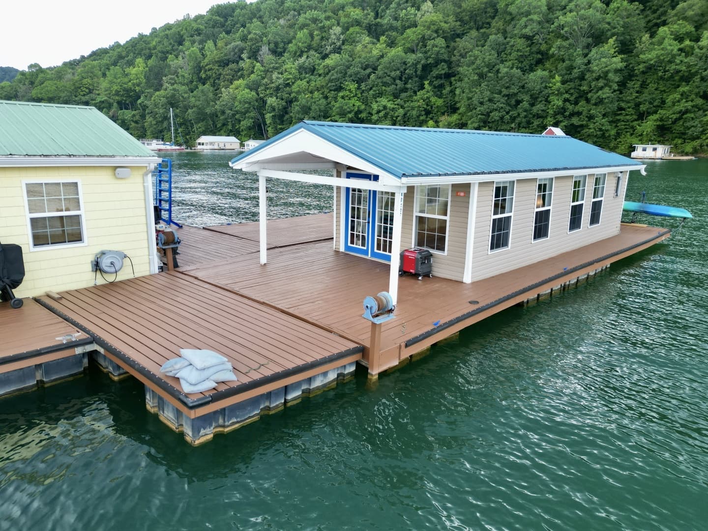 2008 Custom 13 x 29 Floating Cabin Approx 377sqft