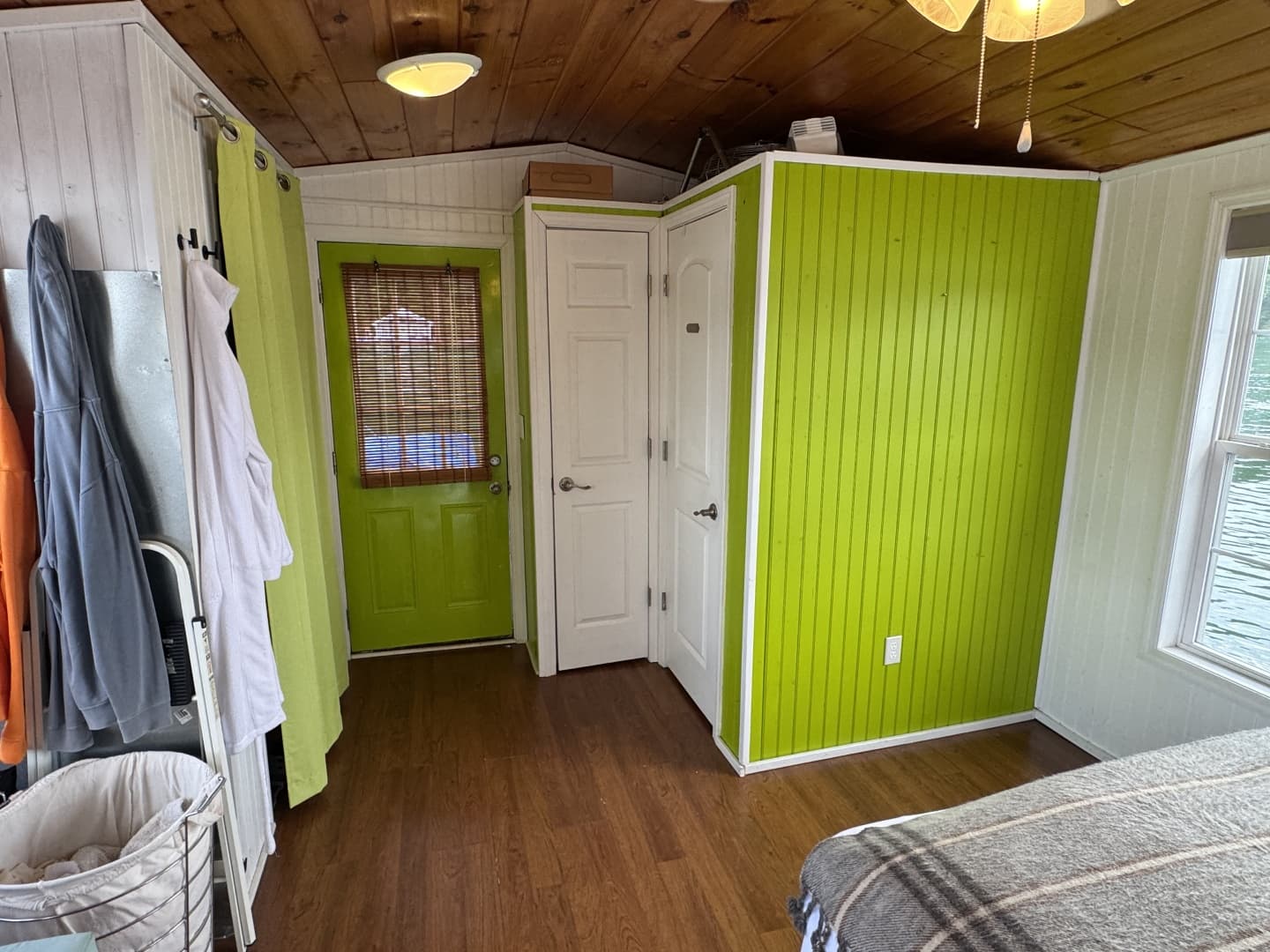 2008 Custom 13 x 29 Floating Cabin Approx 377sqft