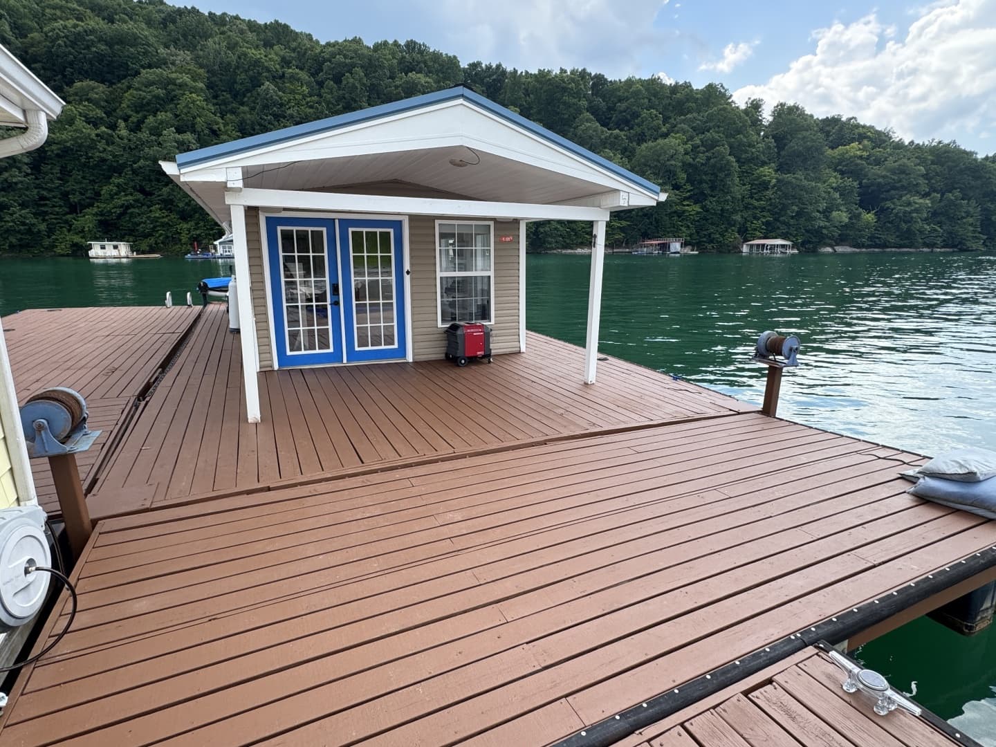 2008 Custom 13 x 29 Floating Cabin Approx 377sqft