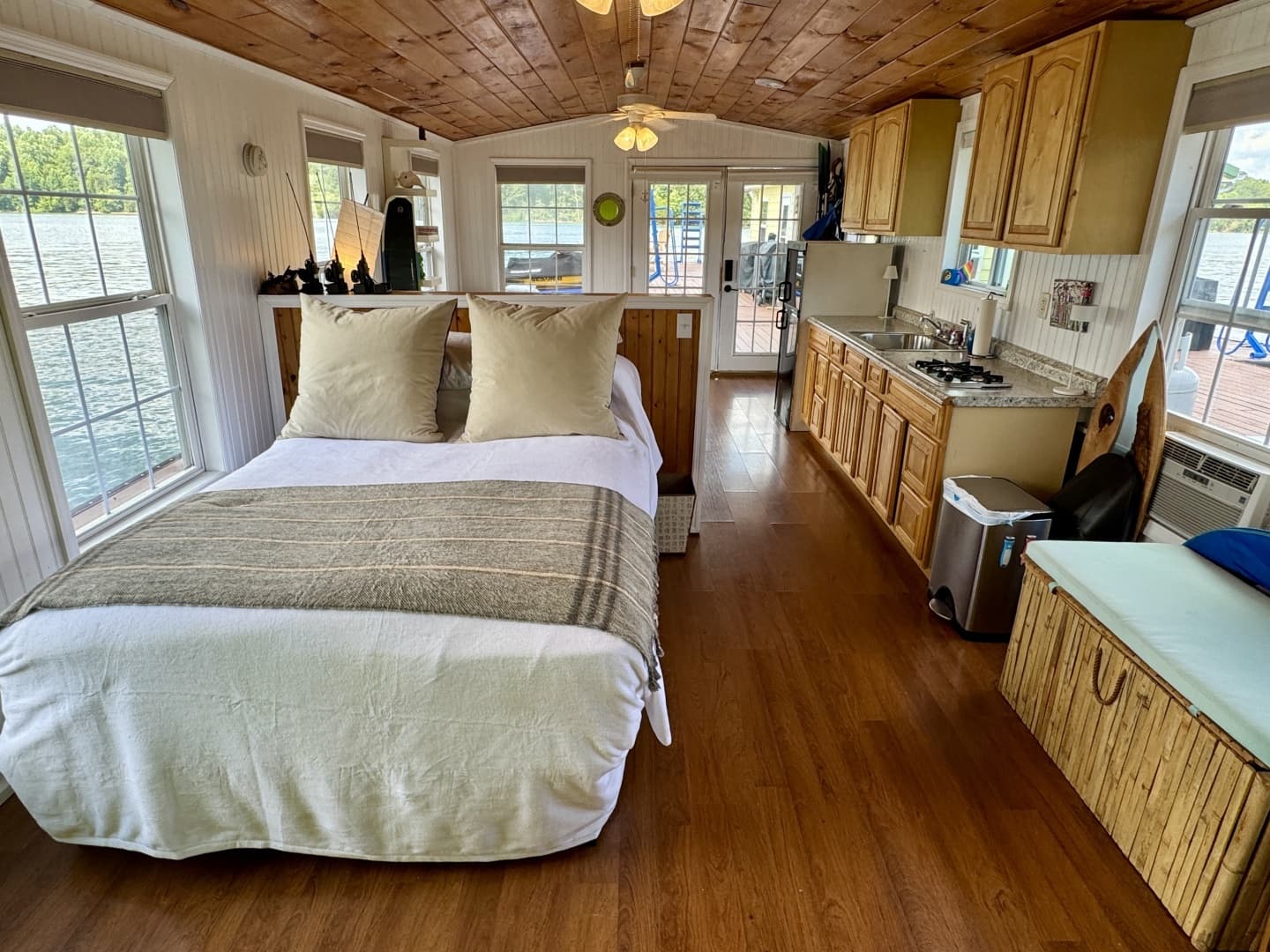 2008 Custom 13 x 29 Floating Cabin Approx 377sqft