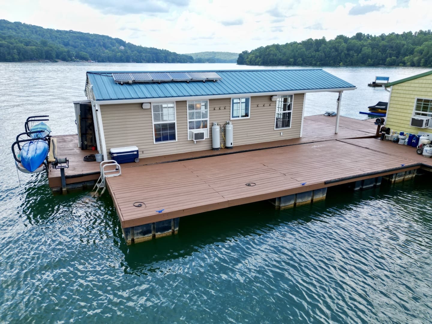 2008 Custom 13 x 29 Floating Cabin Approx 377sqft