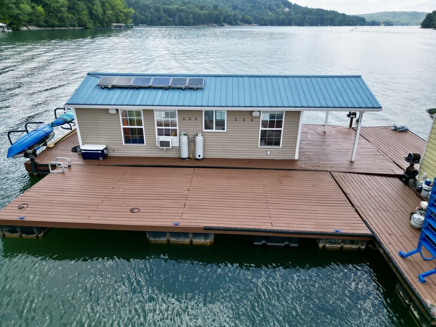 2008 Custom 13 x 29 Floating Cabin Approx 377sqft