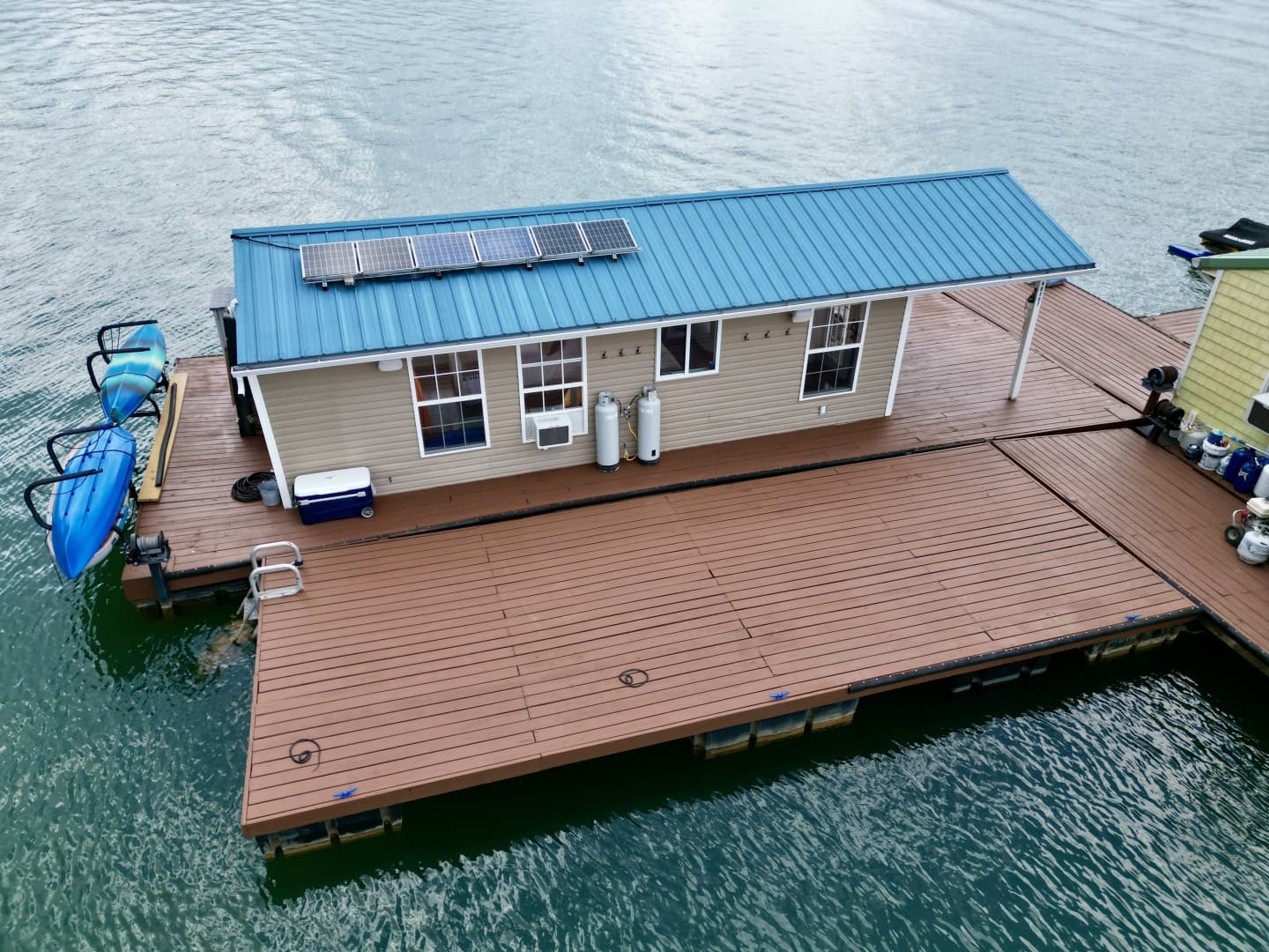 2008 Custom 13 x 29 Floating Cabin Approx 377sqft