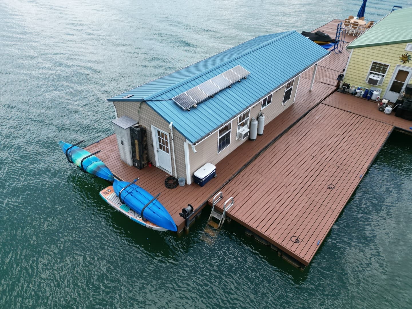 2008 Custom 13 x 29 Floating Cabin Approx 377sqft