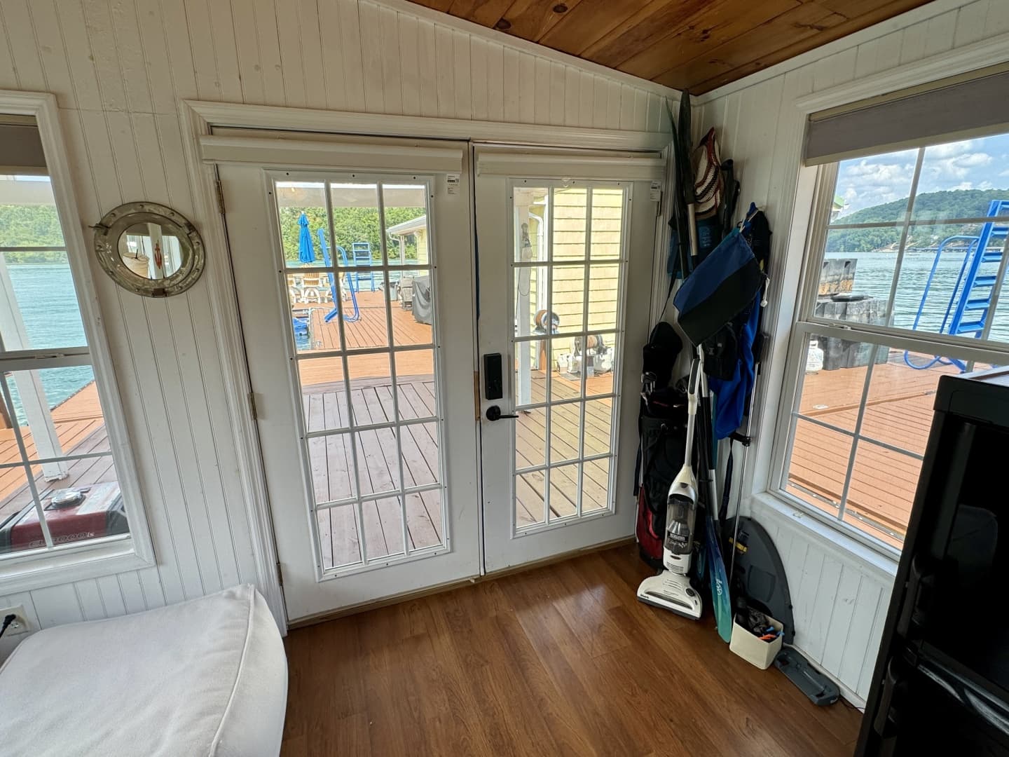 2008 Custom 13 x 29 Floating Cabin Approx 377sqft
