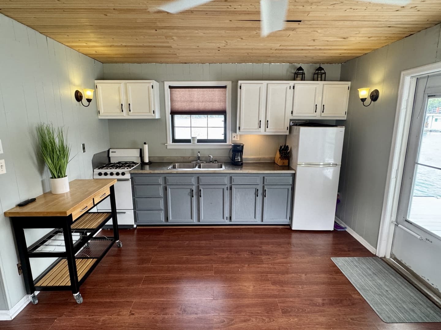 1978 Custom 18 x 24 Off-Grid Floating Cabin Approx 385sqft