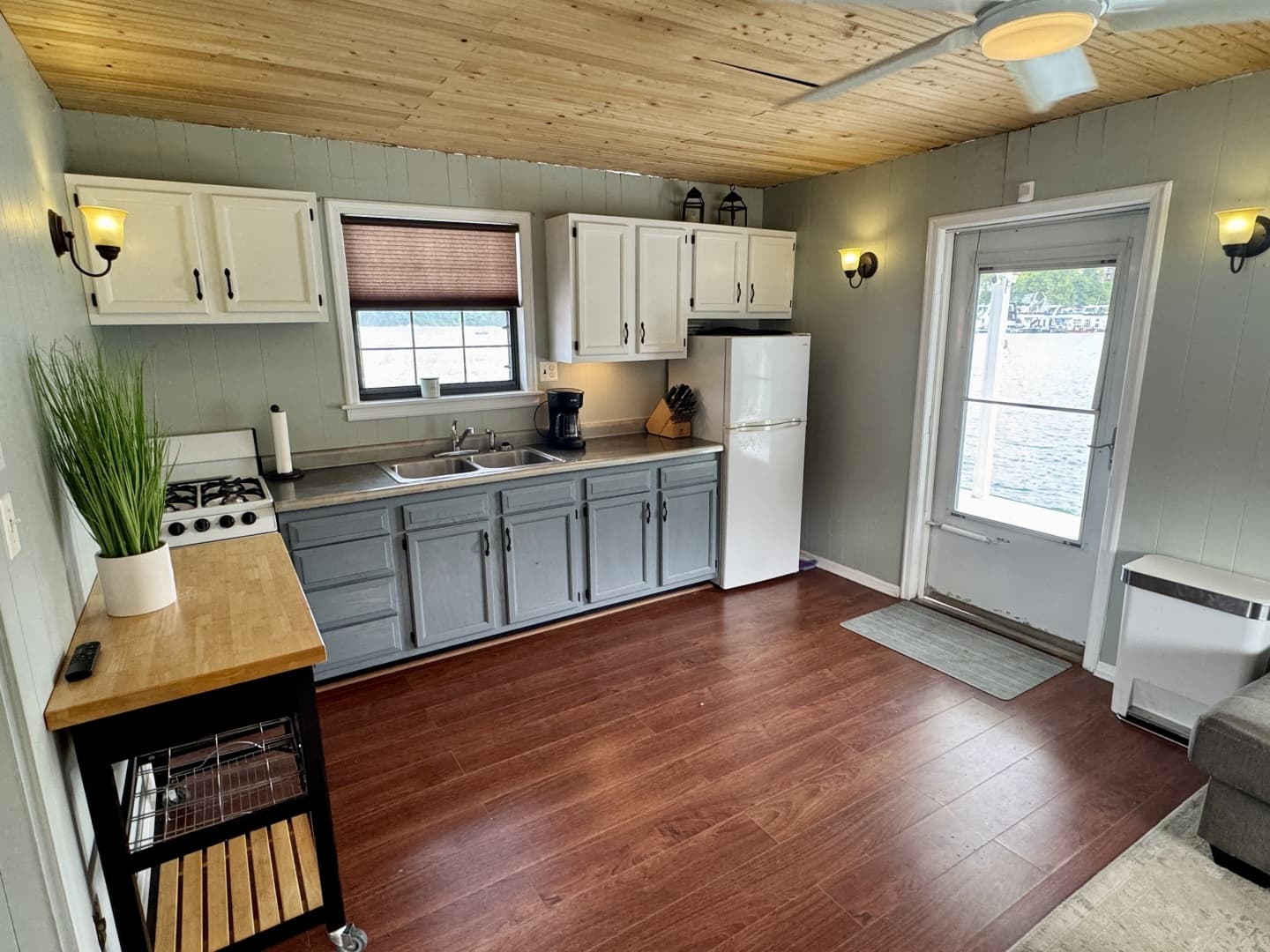 1978 Custom 18 x 24 Off-Grid Floating Cabin Approx 385sqft