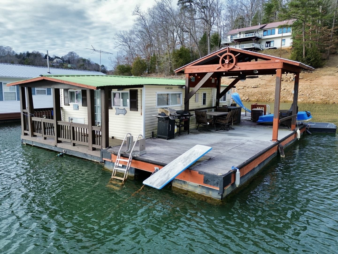 1978 Custom 16 x 26 Floating Cabin Project 395sqft