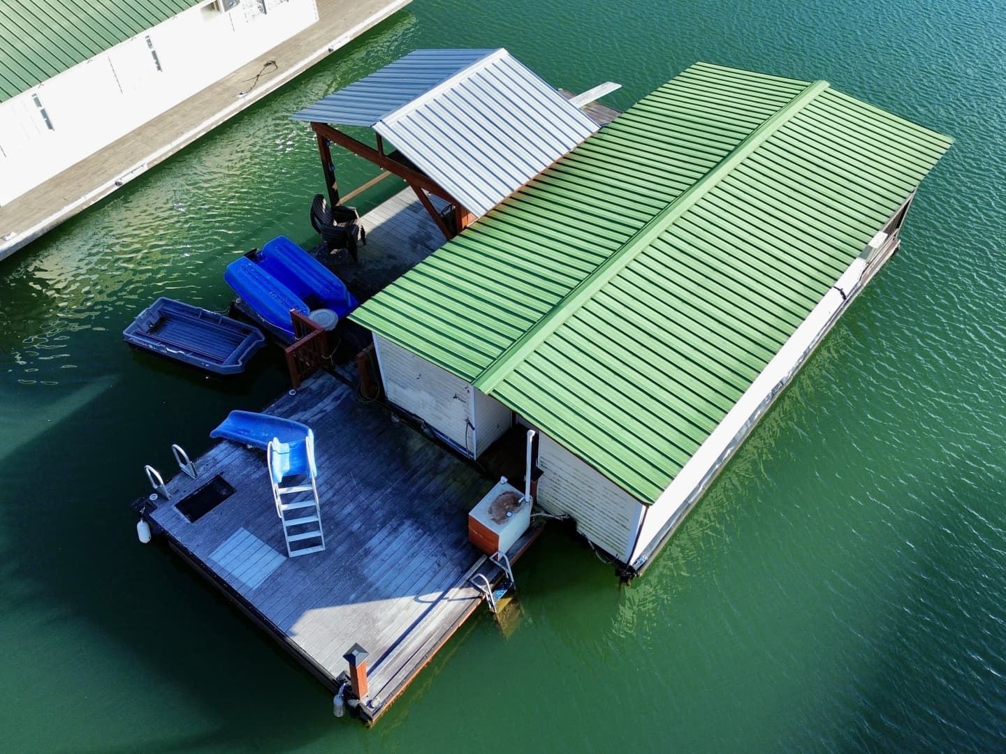1978 Custom 16 x 26 Floating Cabin Project 395sqft