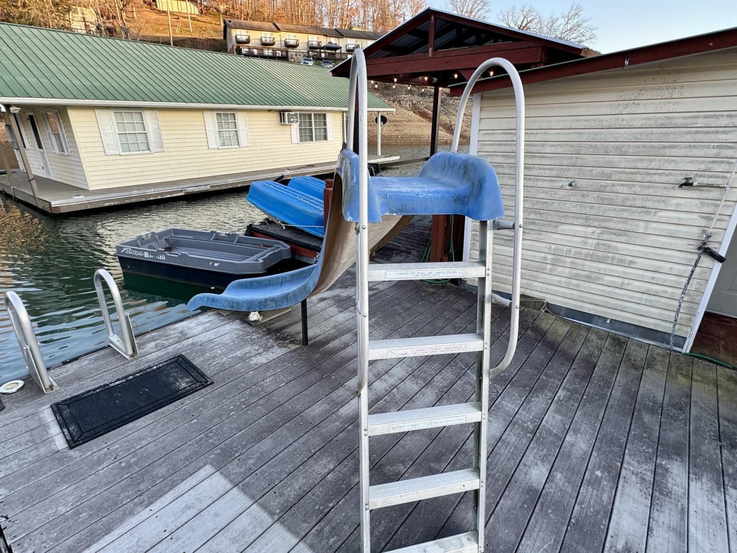 1978 Custom 16 x 26 Floating Cabin Project 395sqft