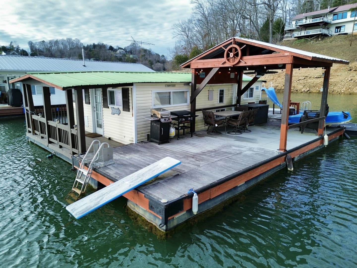 1978 Custom 16 x 26 Floating Cabin Project 395sqft