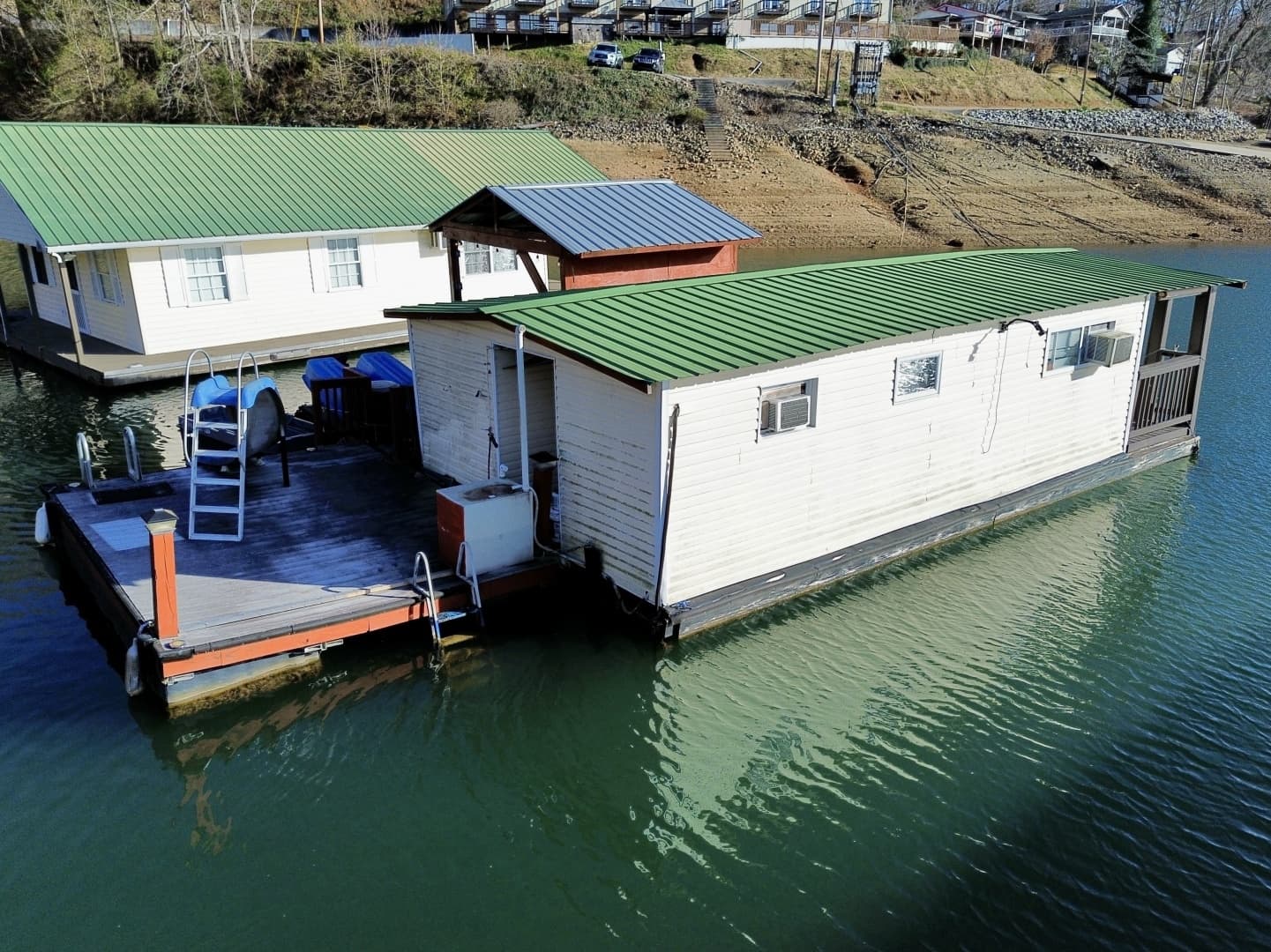 1978 Custom 16 x 26 Floating Cabin Project 395sqft