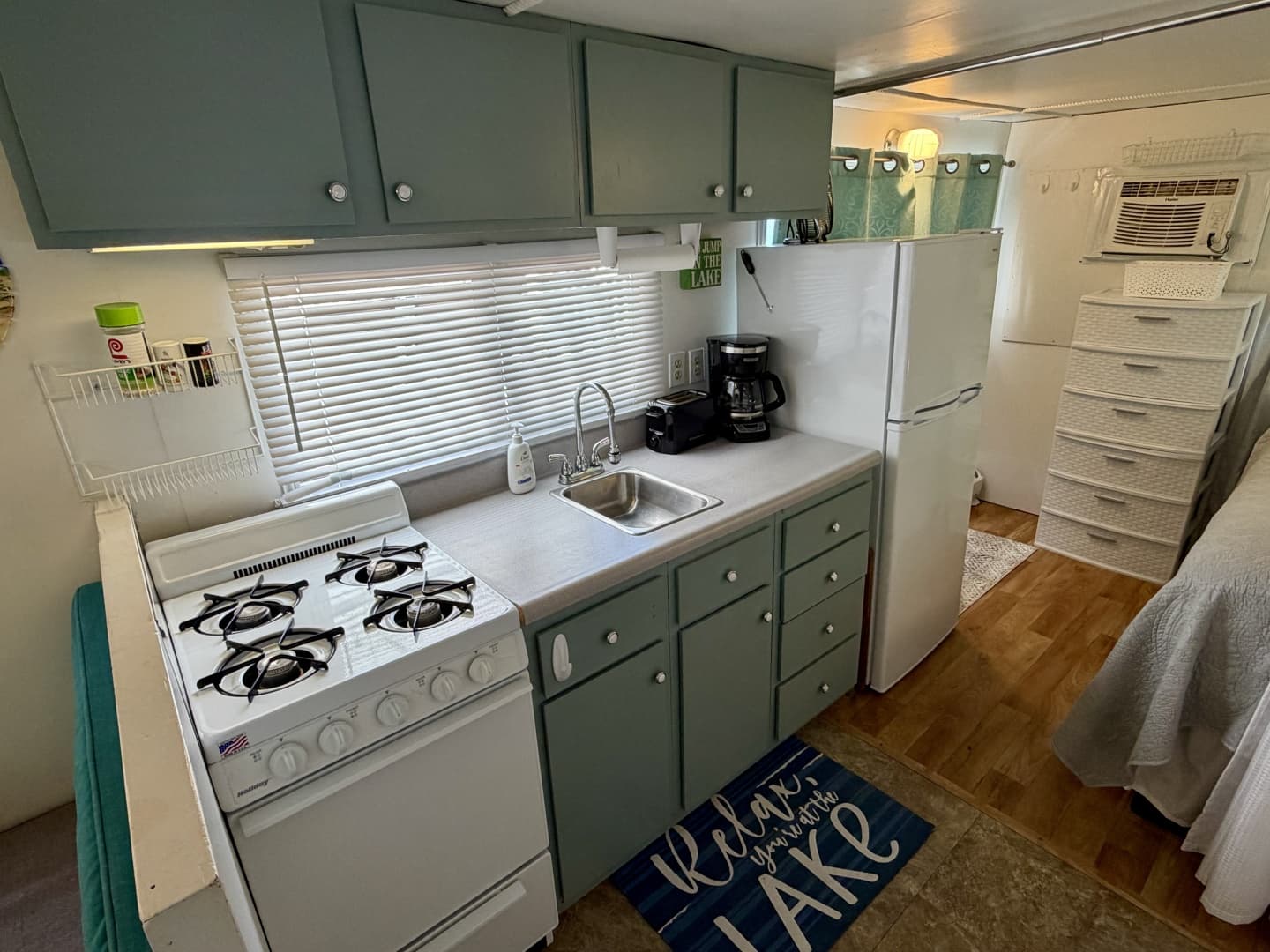 1969 Custom 9 x 27 Floating Cabin - 1969 Drift-R-Cruz - 238sqft