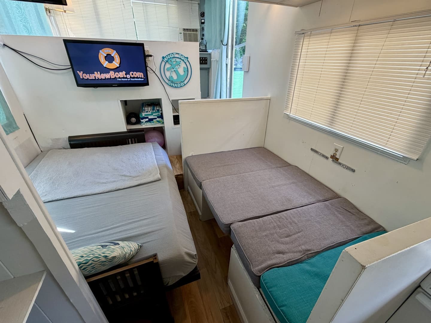 1969 Custom 9 x 27 Floating Cabin - 1969 Drift-R-Cruz - 238sqft