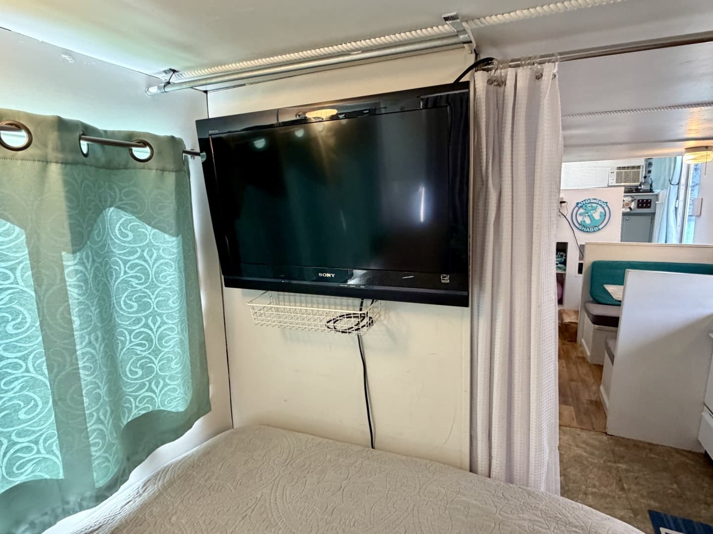 1969 Custom 9 x 27 Floating Cabin - 1969 Drift-R-Cruz - 238sqft
