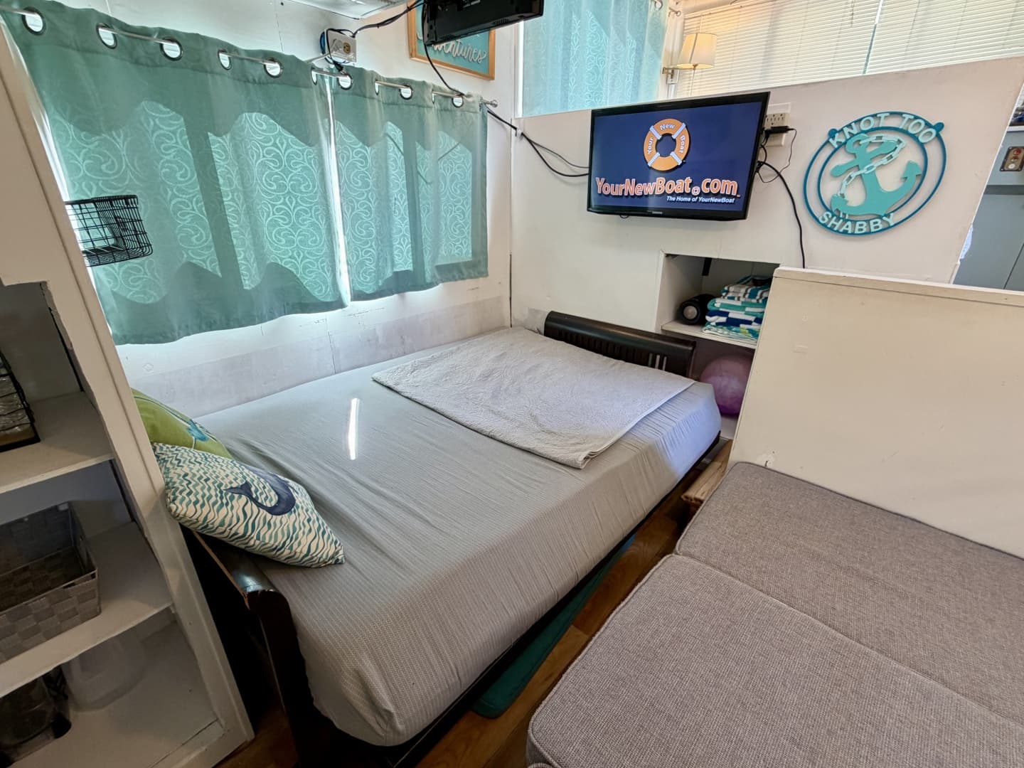 1969 Custom 9 x 27 Floating Cabin - 1969 Drift-R-Cruz - 238sqft
