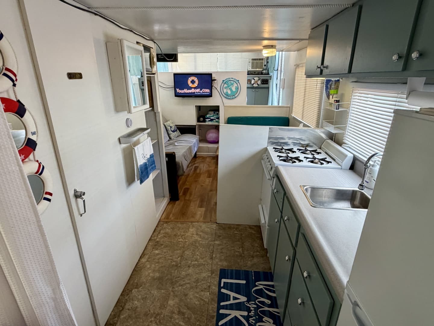 1969 Custom 9 x 27 Floating Cabin - 1969 Drift-R-Cruz - 238sqft