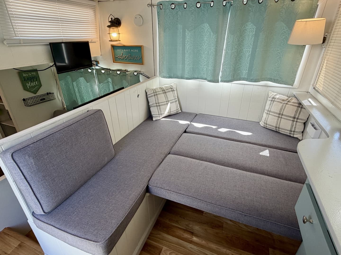 1969 Custom 9 x 27 Floating Cabin - 1969 Drift-R-Cruz - 238sqft
