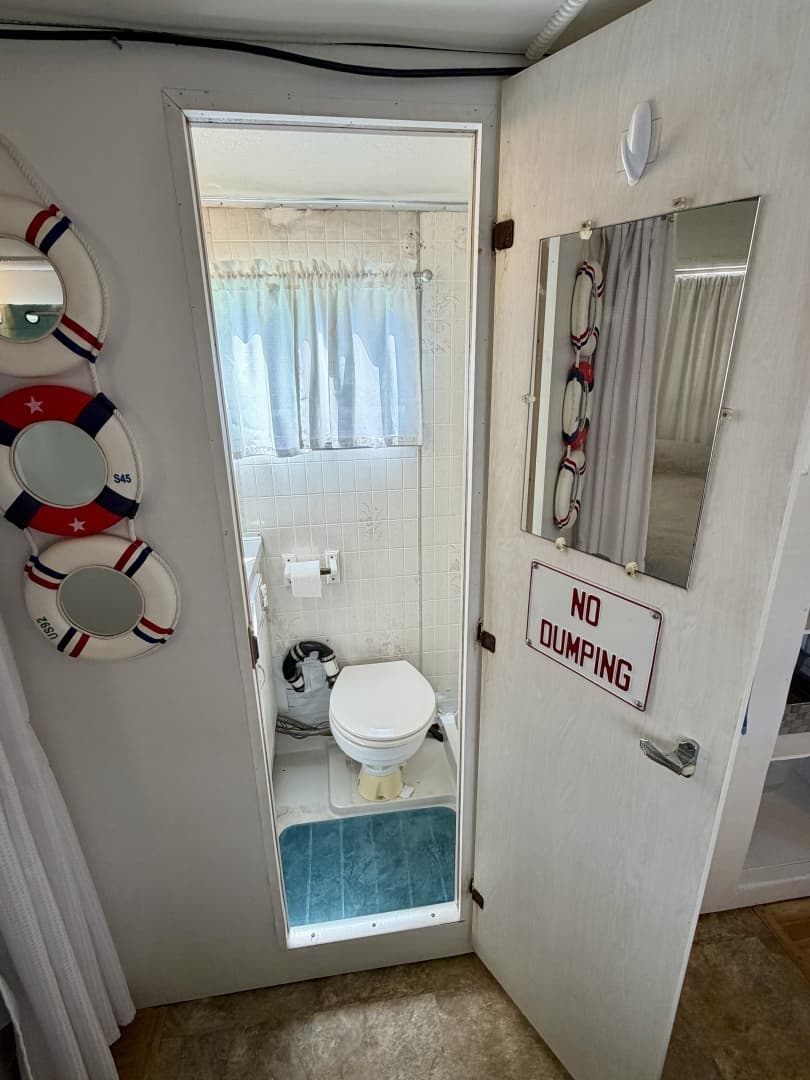 1969 Custom 9 x 27 Floating Cabin - 1969 Drift-R-Cruz - 238sqft