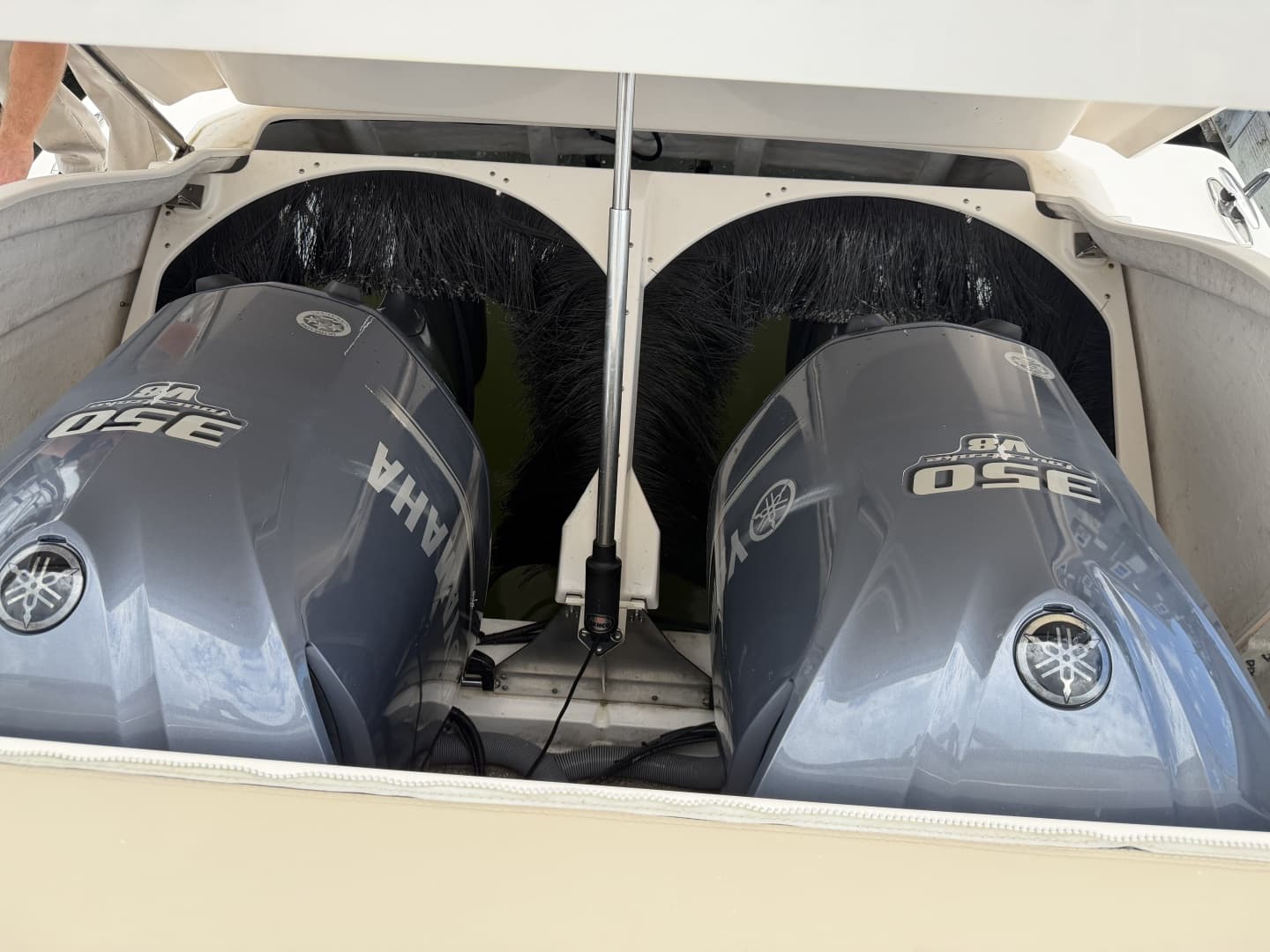 2016 Pursuit SC 365i Sport Coupe