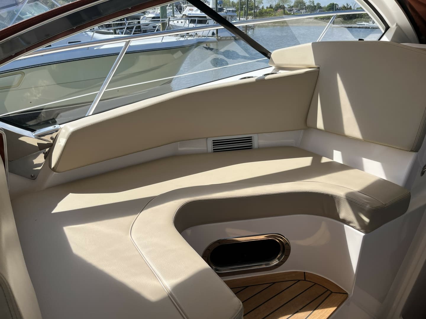 2016 Pursuit SC 365i Sport Coupe