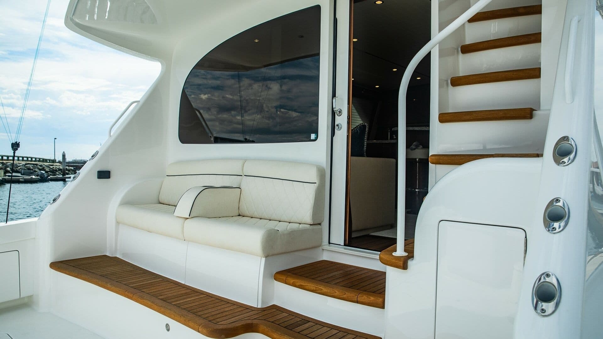 2020 58 Viking Convertible - Uno Mas 